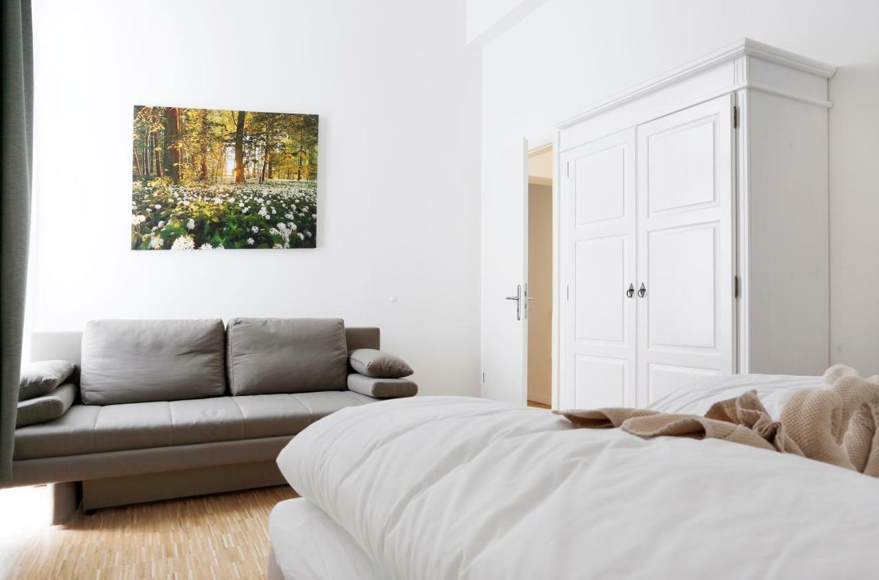 Appartamento Sc 02 By Rockchair L Superhost Status L 4 Bedrooms Boxspringbeds 2 Bathrooms Balcony Elevator - Cozy Family & Business Flair Welcomes You!